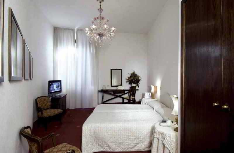 Hotel Columbia Rzym Zewnętrze zdjęcie